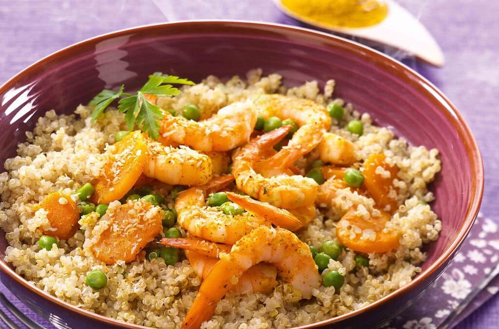 Quinoa à la noix de coco et crevettes au curry