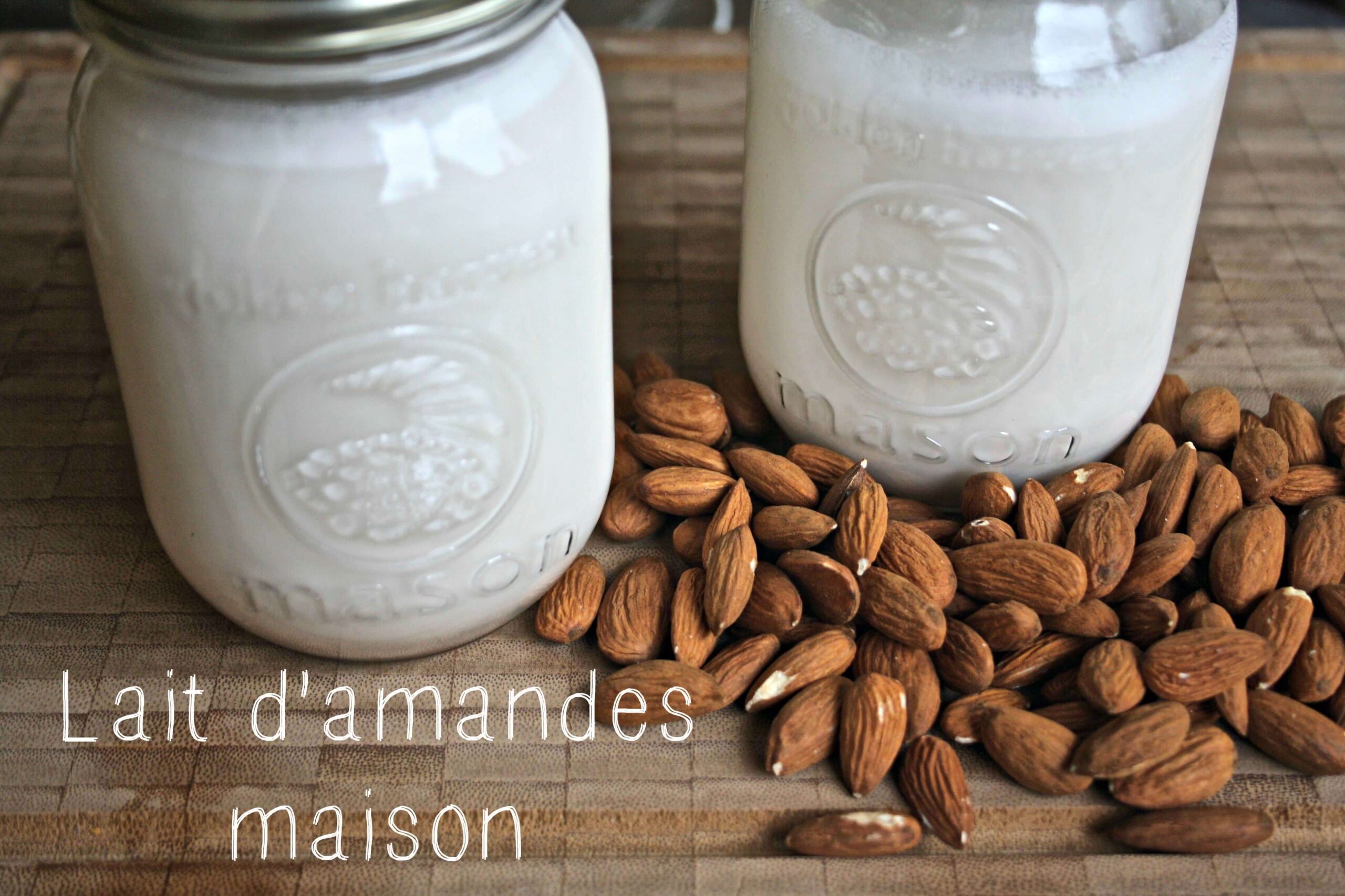 Pourquoi fabriquer son lait d’amandes maison ? Si vous êtes comme moi vous devez adorer le lait d’amandes. C’est devenu ma boisson plaisir pour le goûter ou le soir en rentrant à la maison. Les industriels ont bien compris que je n’était pas le seul. On en trouve dans tout les…